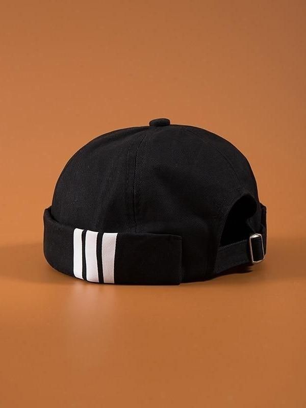 Black Adjustable Cotton Cap with Back Strap – Minimal Street Style Hat